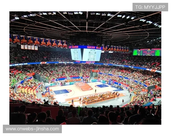 贝林厄姆绝平埃尔切后冲向看台，与客场球迷共同庆祝关键一分